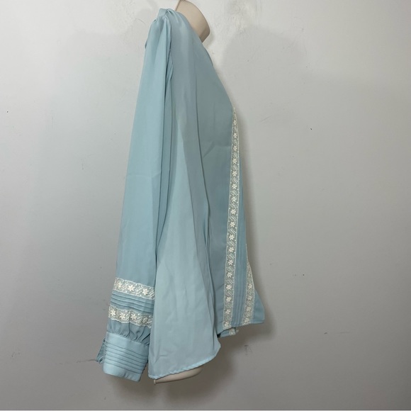 Vintage Chaus woman lace sheer blouse size Xl pale blue cream Pearl buttons - Picture 7 of 8